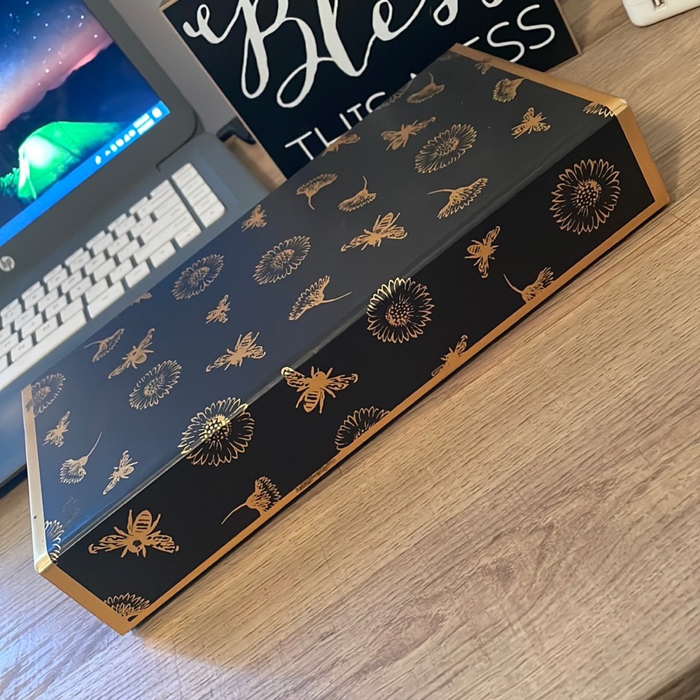 Envelope storage